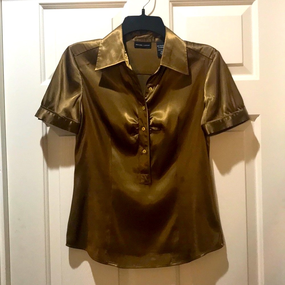 Silky soft NY & Company Stretch Blouse.
